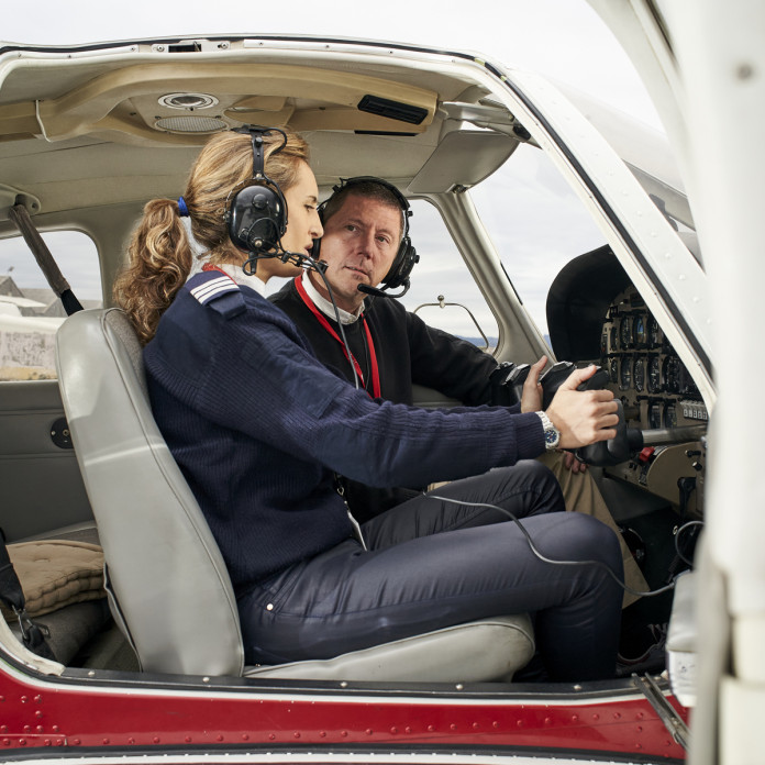 VKS Escuela de Pilotos · Licencia Piloto de Avión Ligero LAPL / Ultraligeros ULM Eixample